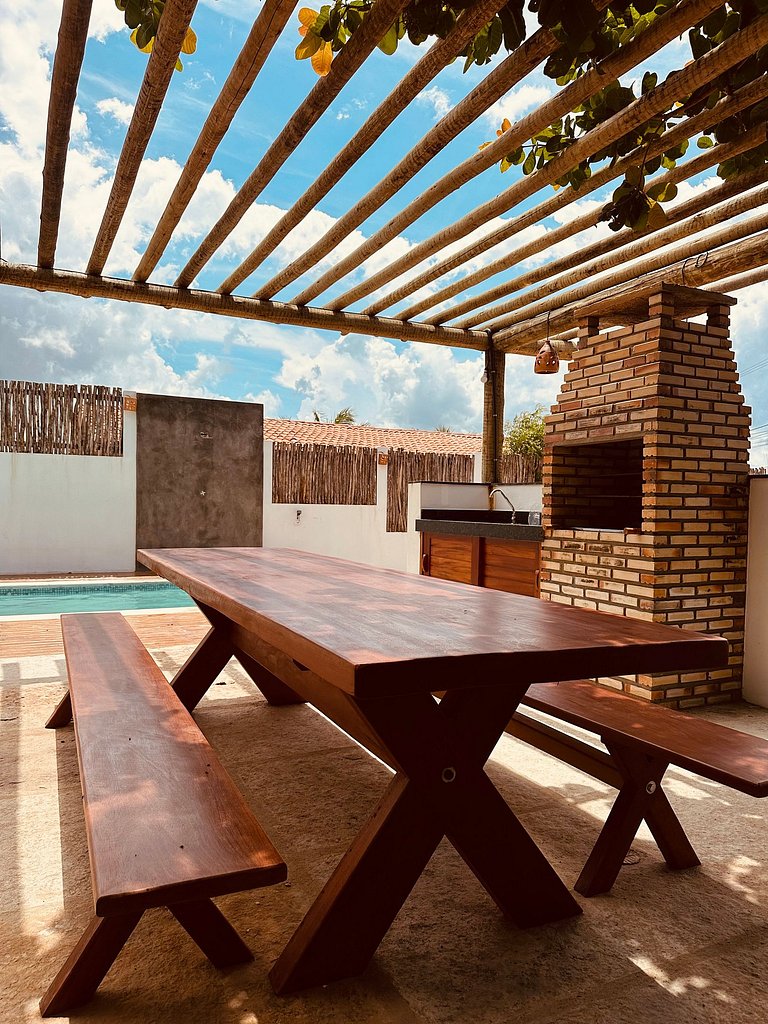 Área tranquila, 600m da praia, até 12 pessoas