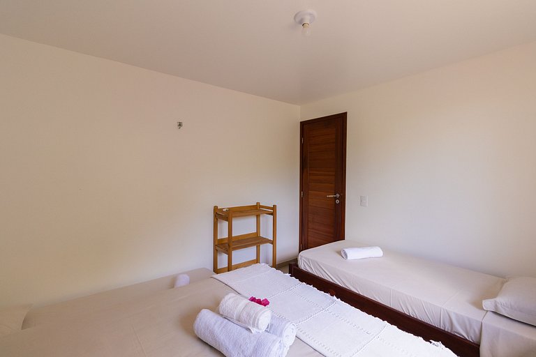 Área tranquila, 600m da praia, até 12 pessoas