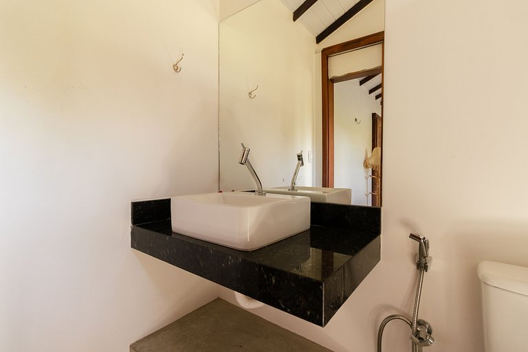 Área tranquila, 600m da praia, até 12 pessoas