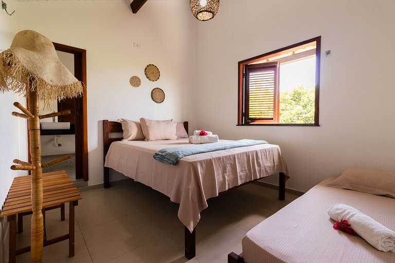 Área tranquila, 600m da praia, até 12 pessoas