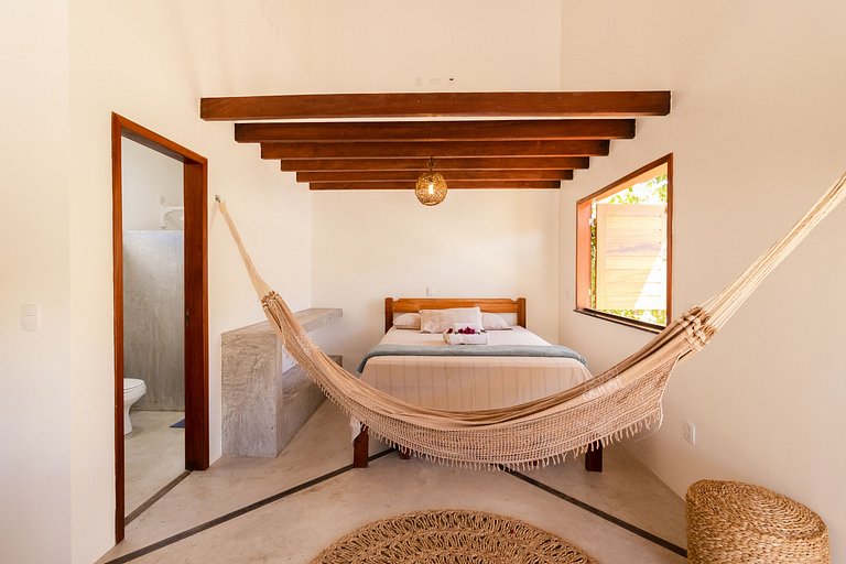 Área tranquila, 600m da praia, até 12 pessoas