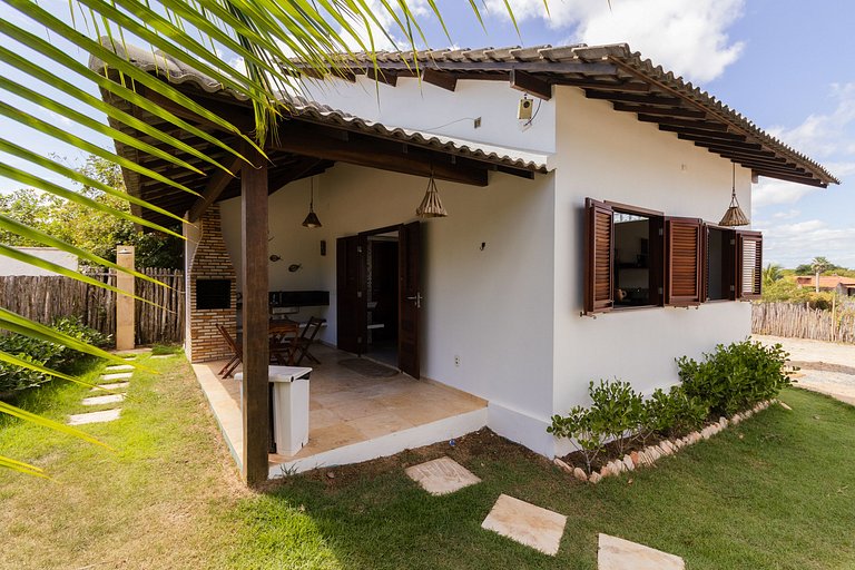 Área tranquila, 600m da praia, até 12 pessoas