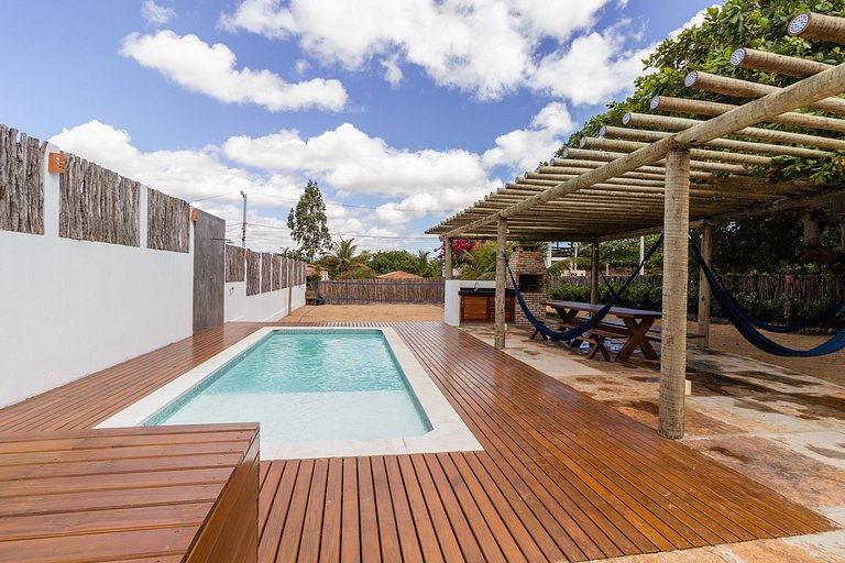 Área tranquila, 600m da praia, até 12 pessoas